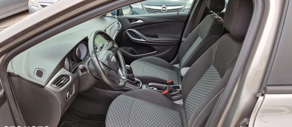 Opel Astra cena 39900 przebieg: 173000, rok produkcji 2016 z Tuszyn małe 742